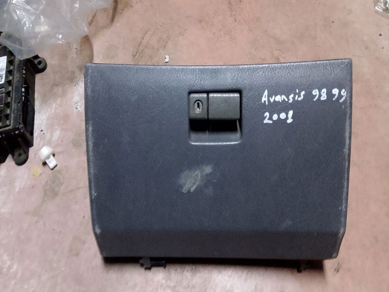 Toyota Avensis Torpido Kapağı