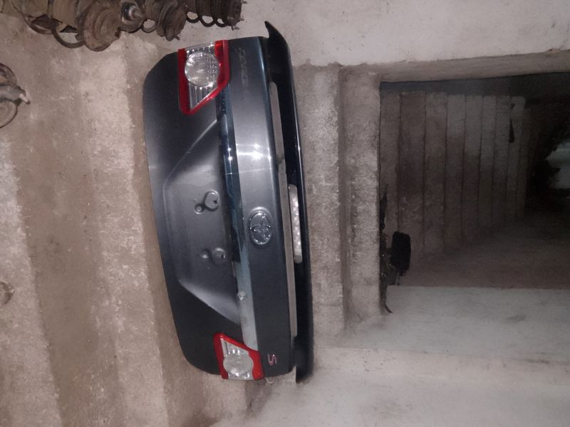 Toyota Corolla Bagaj Kapağı 2008 2011