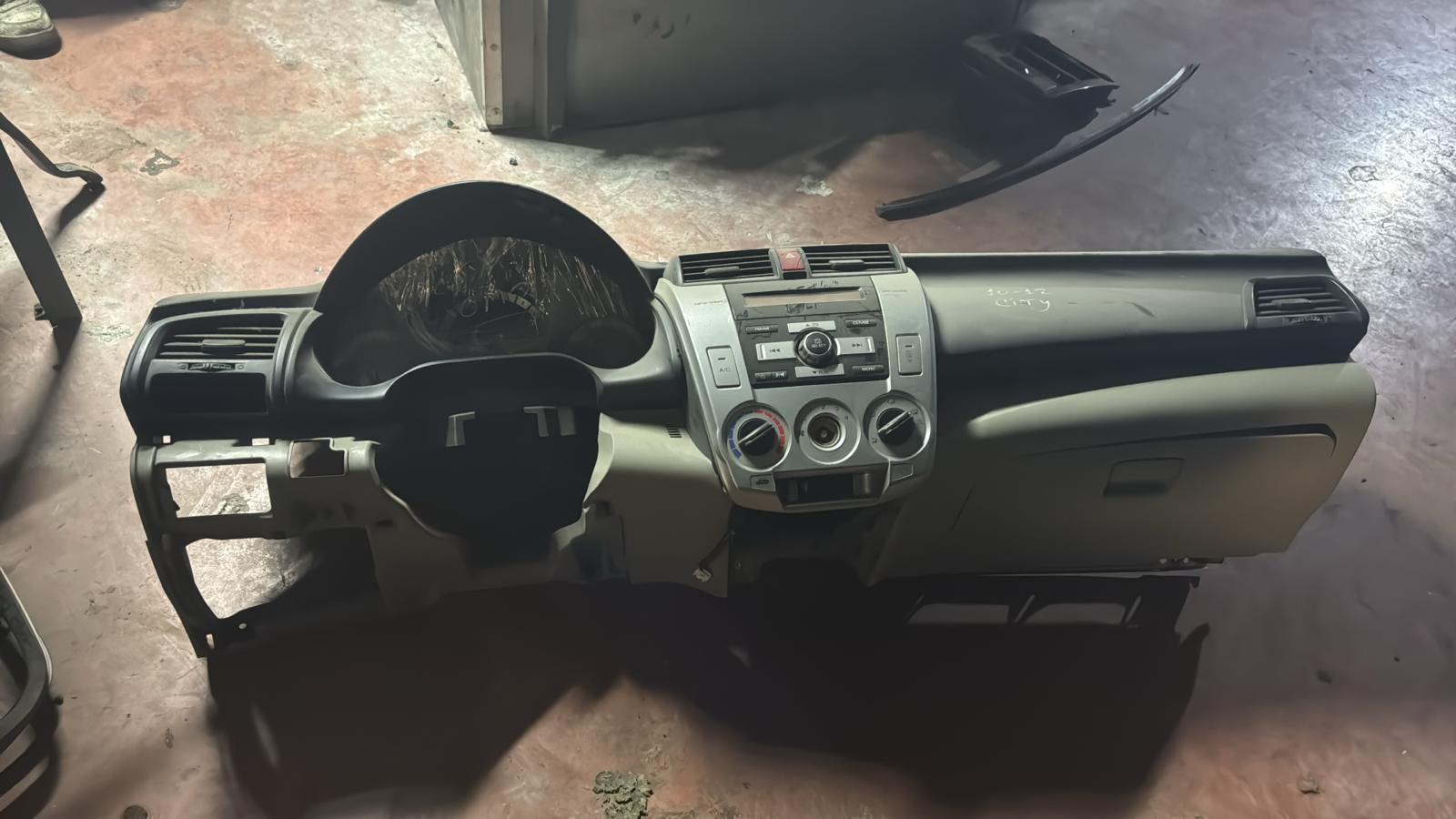 Honda City Torpido Göğüs 2010-2012 Model