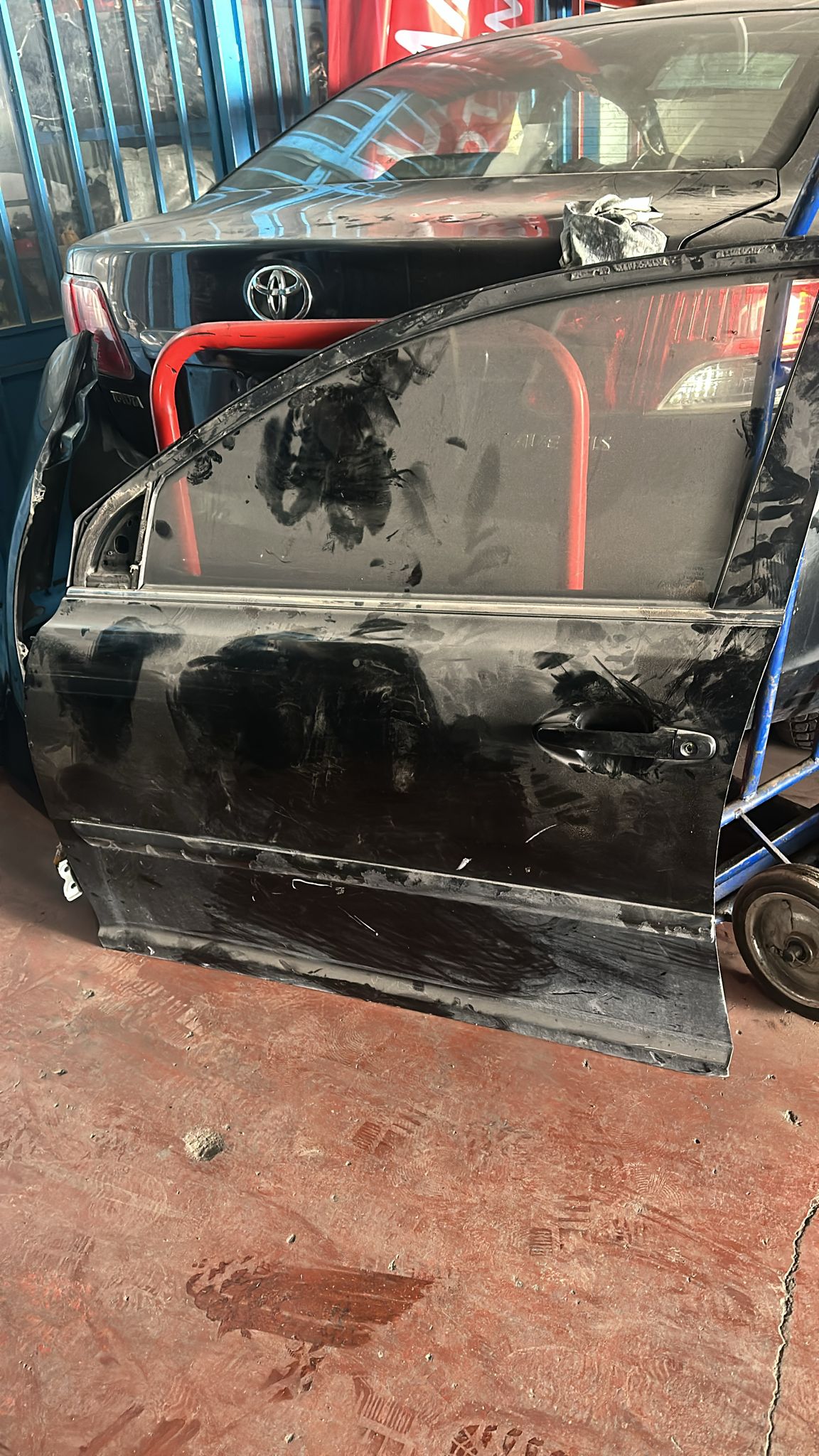 Toyota Avensis Sol Ön Kapı 2008 Model