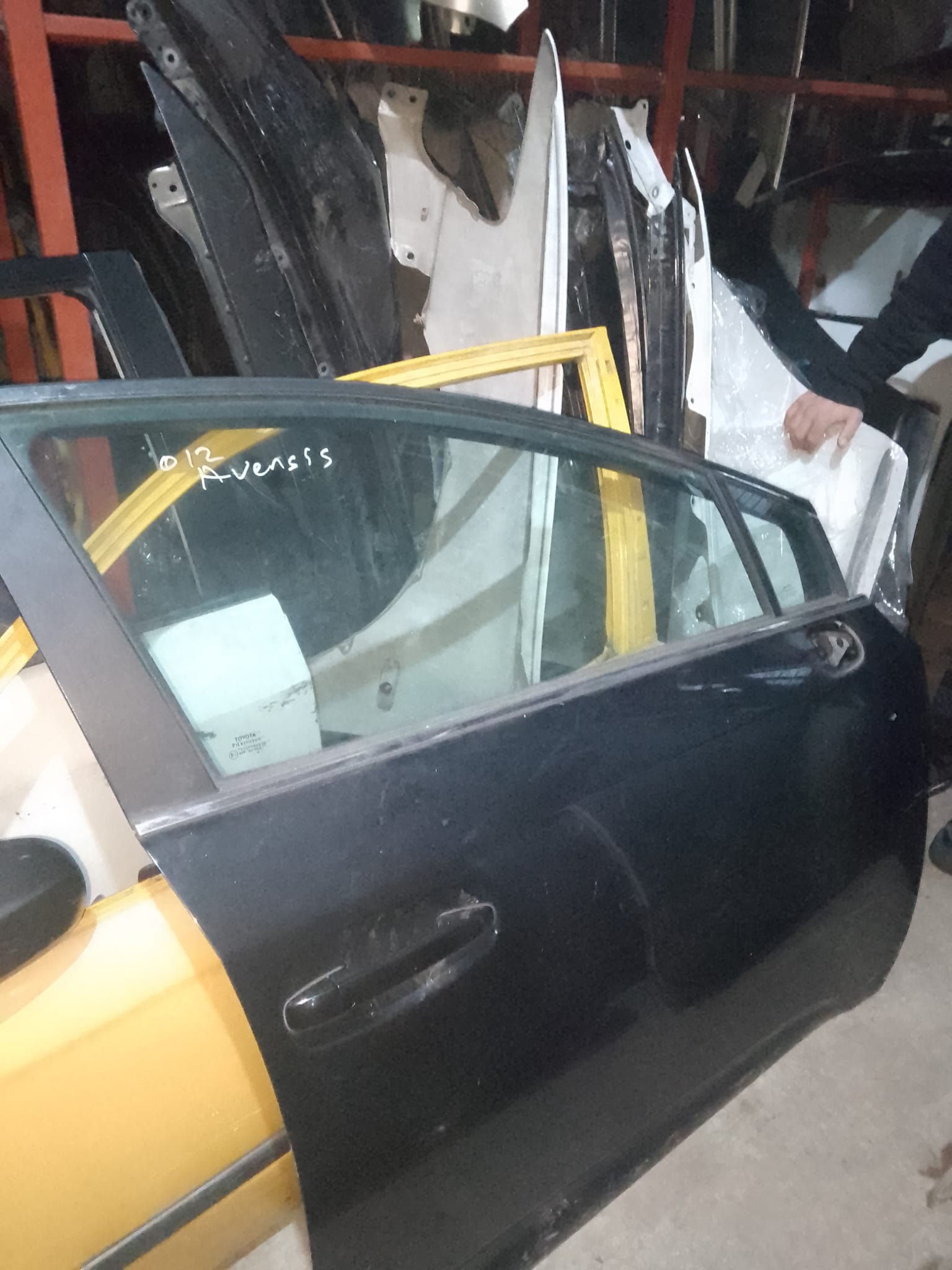 Toyota Avensis Sağ Ön Kapı 2010-2015 Model