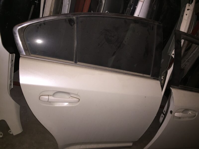 Toyota Avensis Sağ Arka Kapı 2011-2017 Model