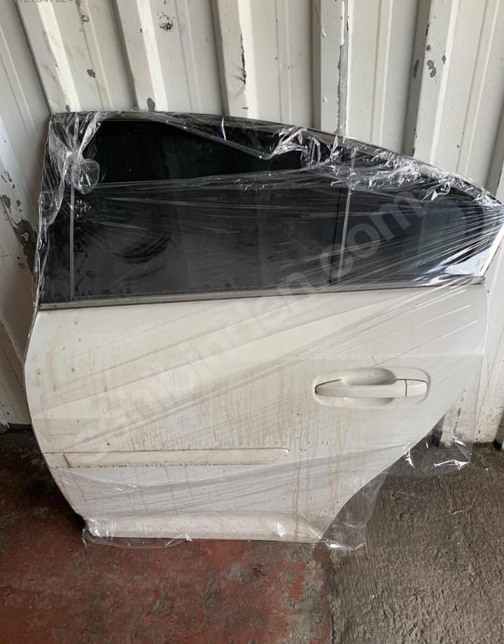 Toyota Avensis Sol Arka Kapı 2012-2015 Model