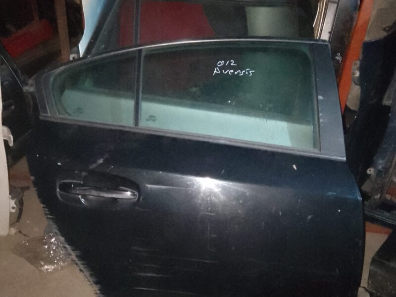Toyota Avensis Sağ Arka Kapı 2012-2017 Model