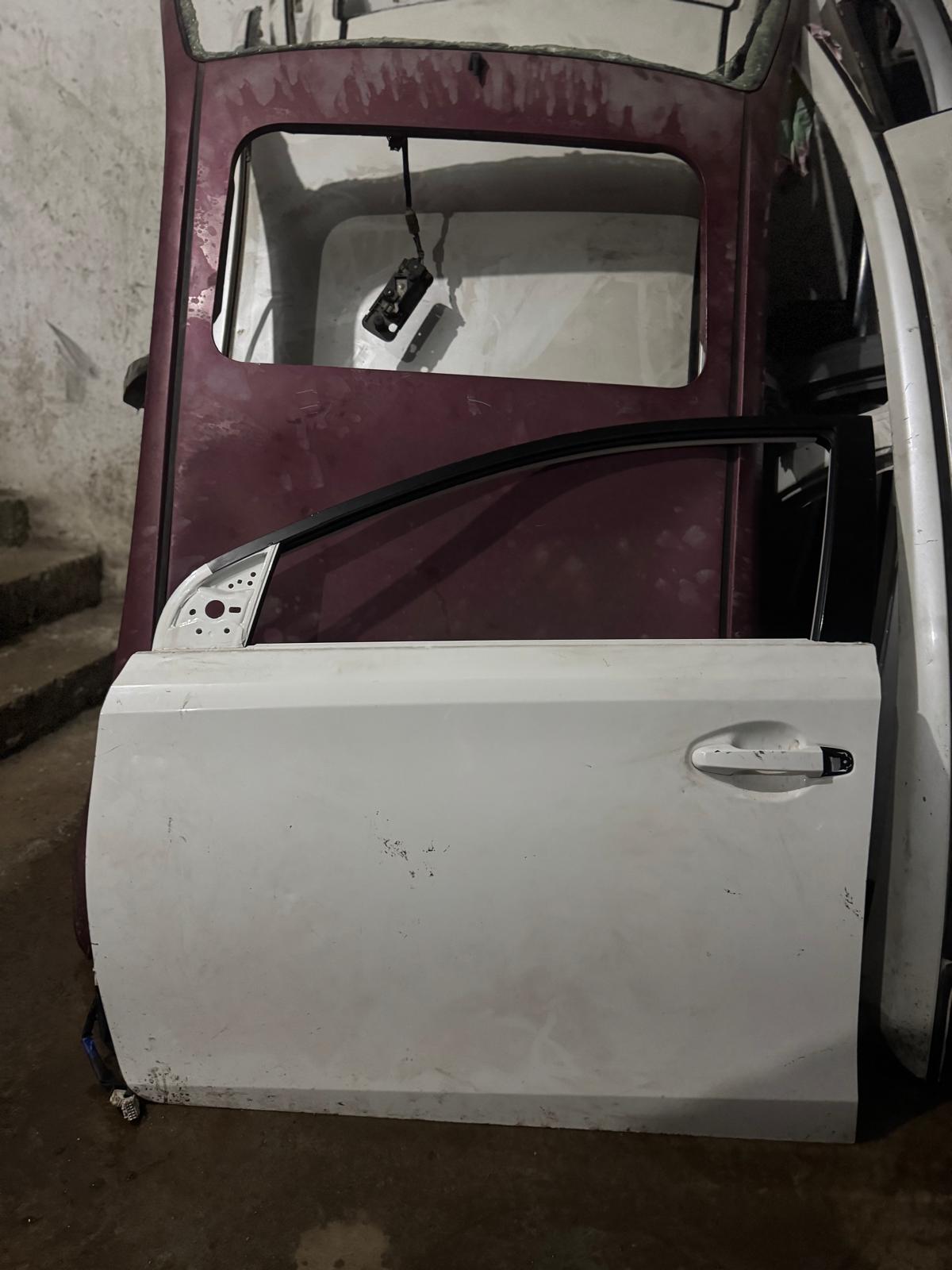 Toyota Auris Sol Ön Kapı 2011-2018 Model