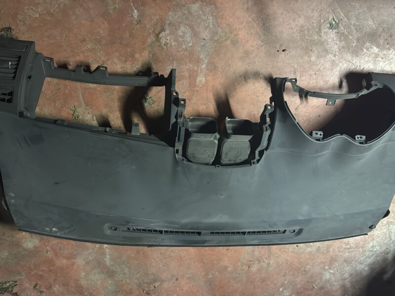 Toyota Auris Torpido Göğüs 2008-2011 Model