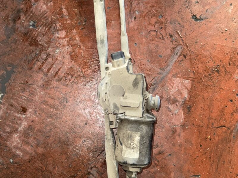 Toyota Avensis Cam Silecek Motoru 2008 Model