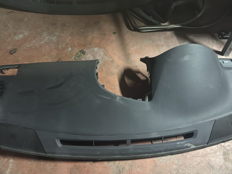 Toyota Avensis Torpido Göğüs 2010-2015 Model