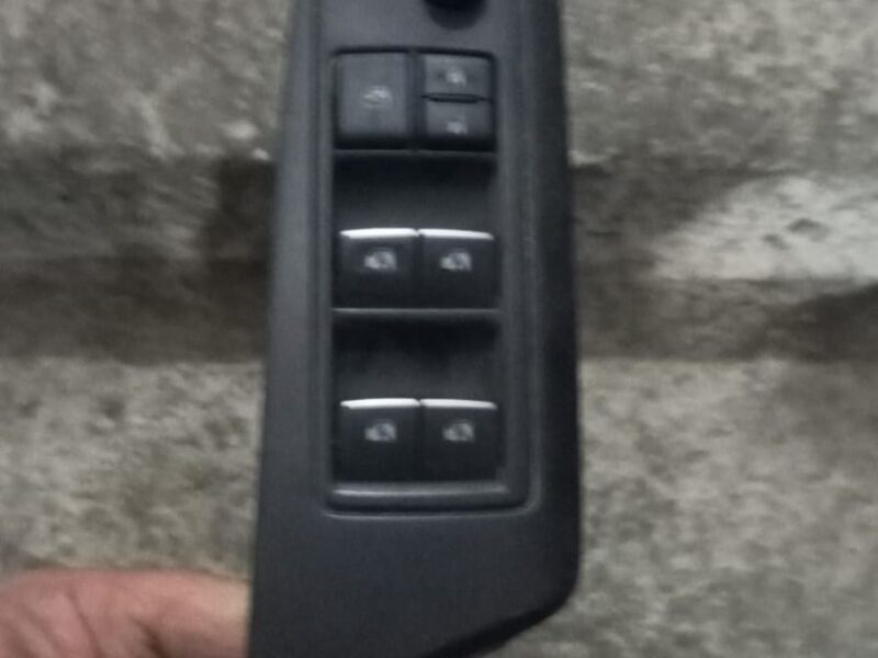 Toyota Corolla Cam Düğmesi 2019-2020 Model