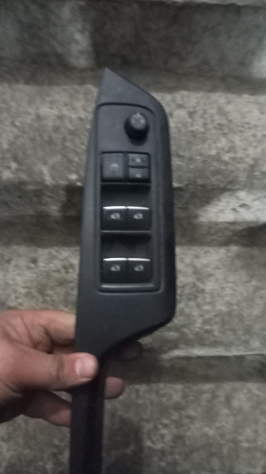 Toyota Corolla Cam Düğmesi 2019-2020 Model