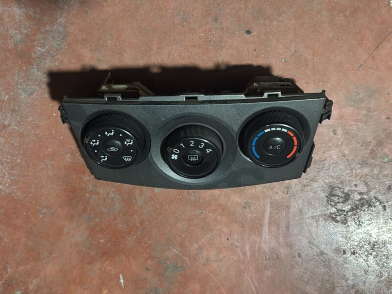 Toyota Corolla Klima Kontrol Paneli