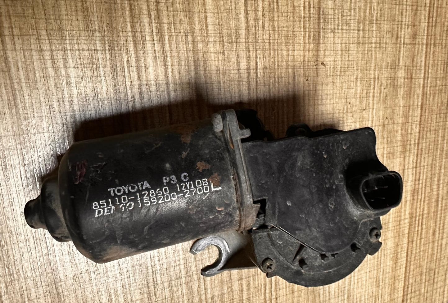 Toyota Corolla Ön Cam Silecek Motoru 2001 Model