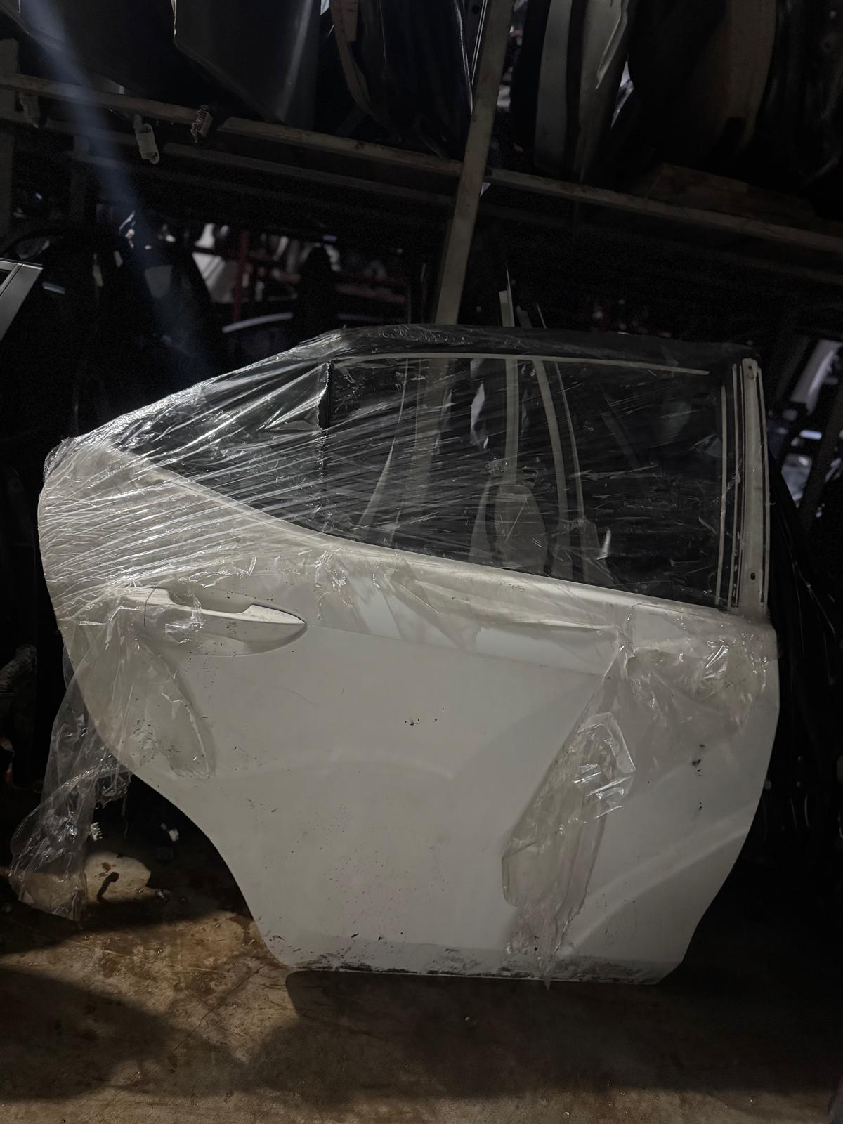 Toyota Corolla Sağ Arka Kapı 2013-2018 Model