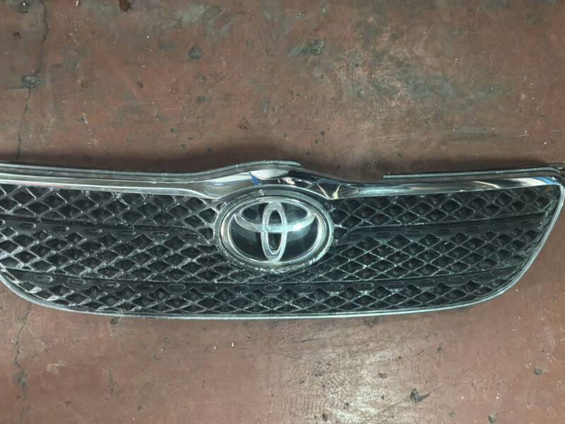 Toyota Corolla Siyah Ön Panjur 2002-2004 Model
