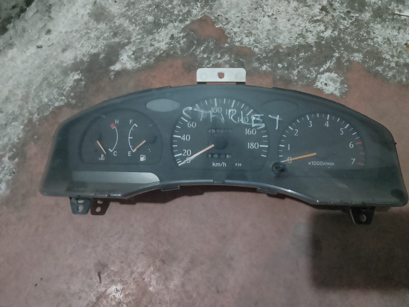 Toyota Starlet Gösterge Paneli 1999 Model
