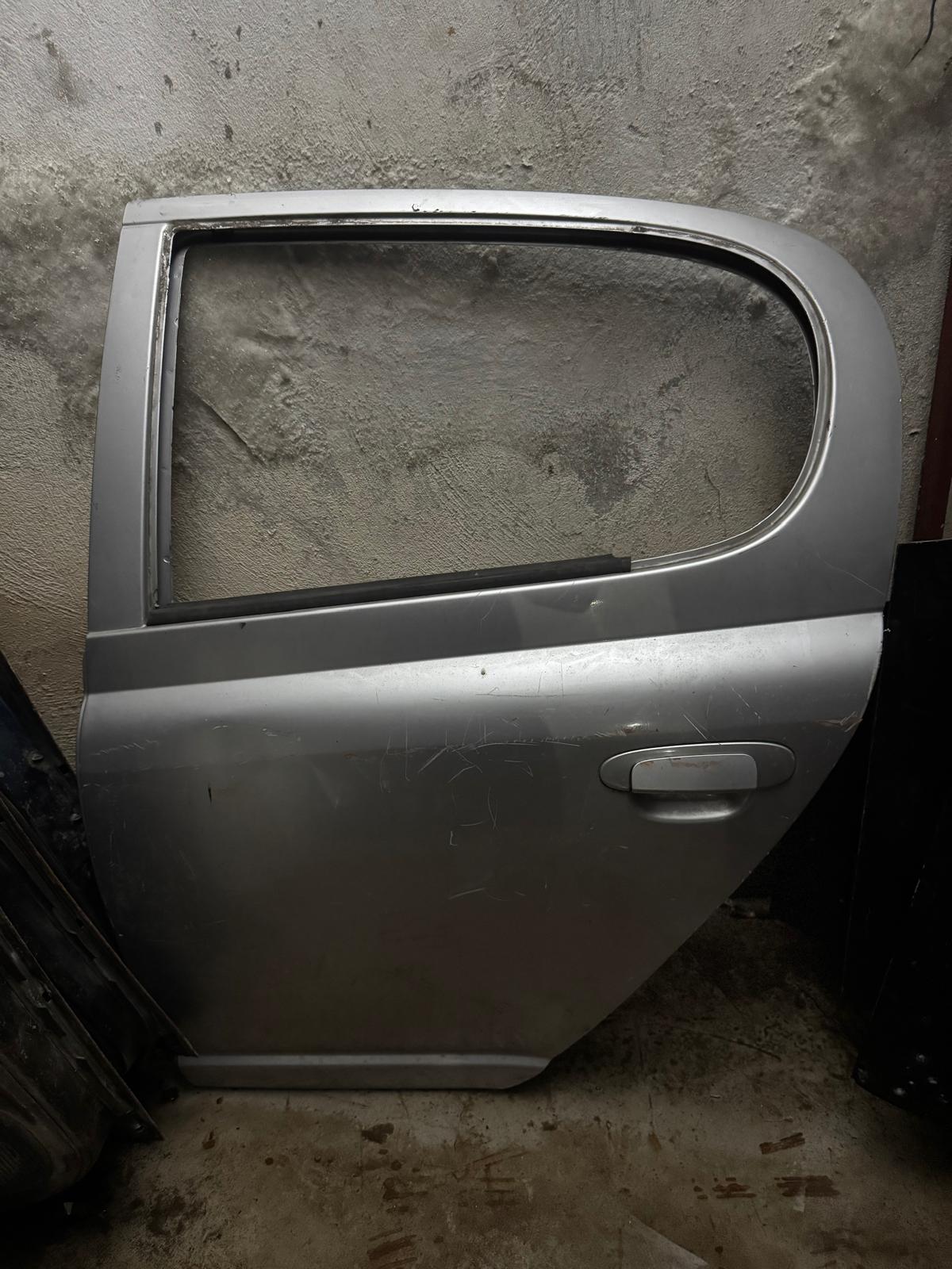 Toyota Yaris Sol Arka Kapı 2001-2007 Model